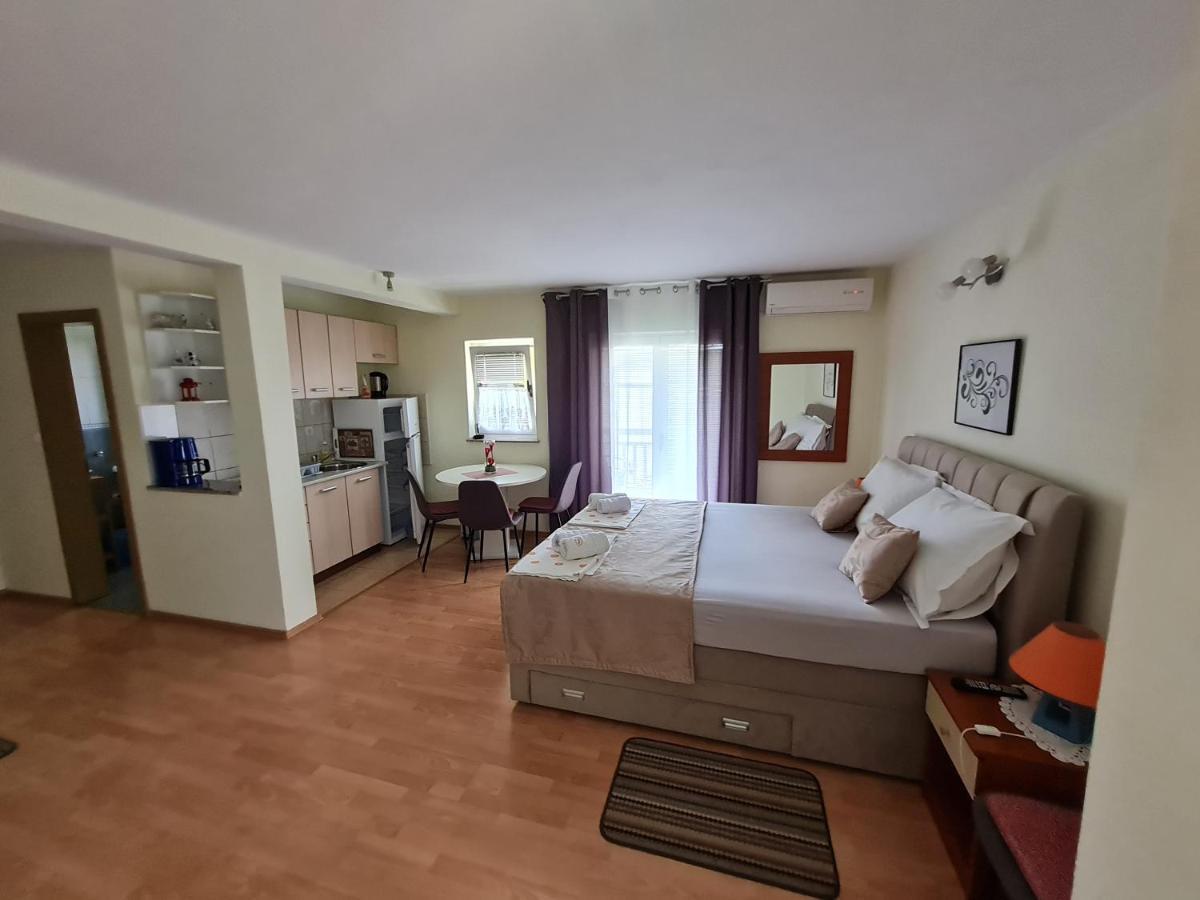 Apartments Bosnjak Sibenik Bagian luar foto