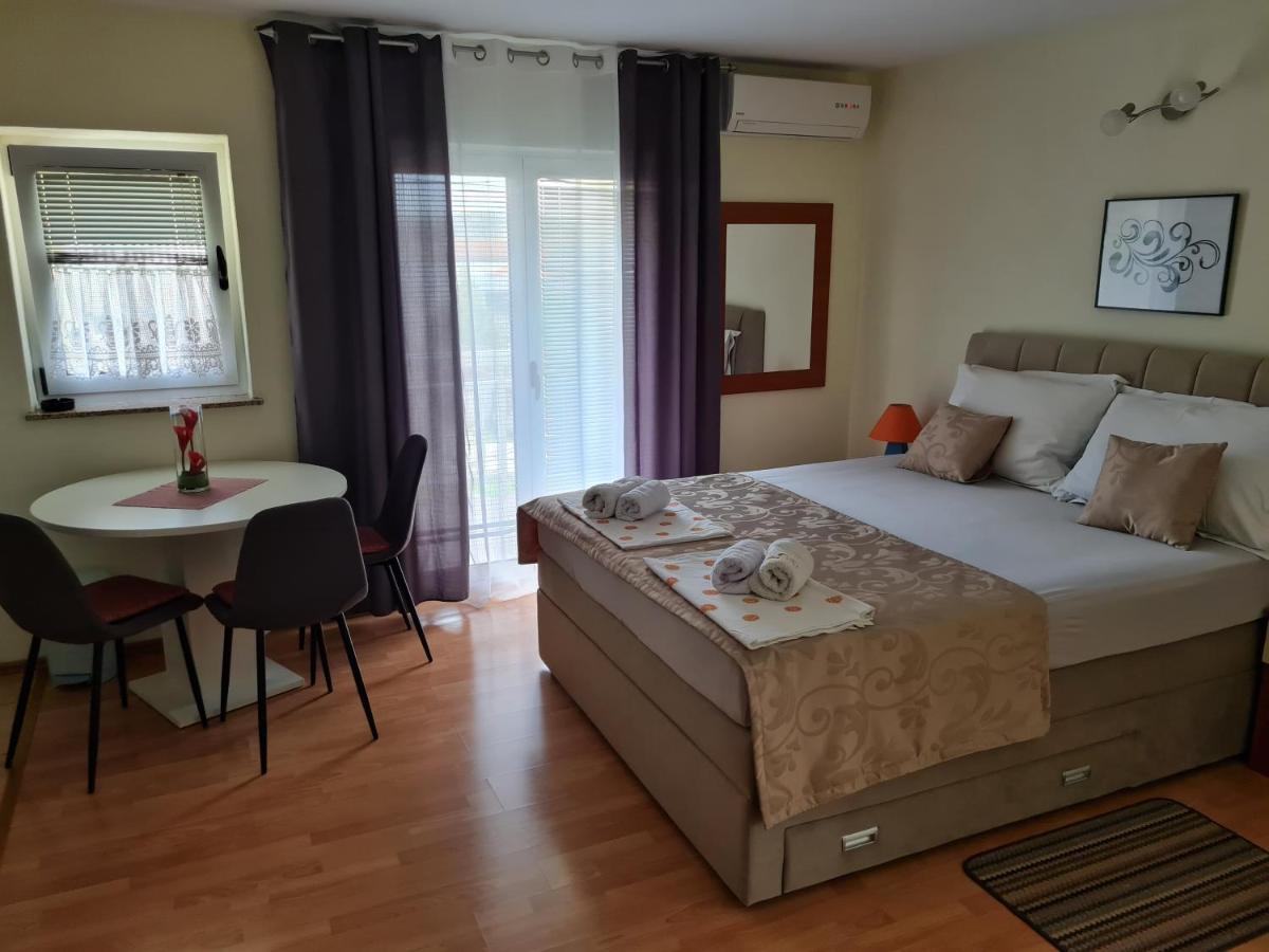Apartments Bosnjak Sibenik Bagian luar foto